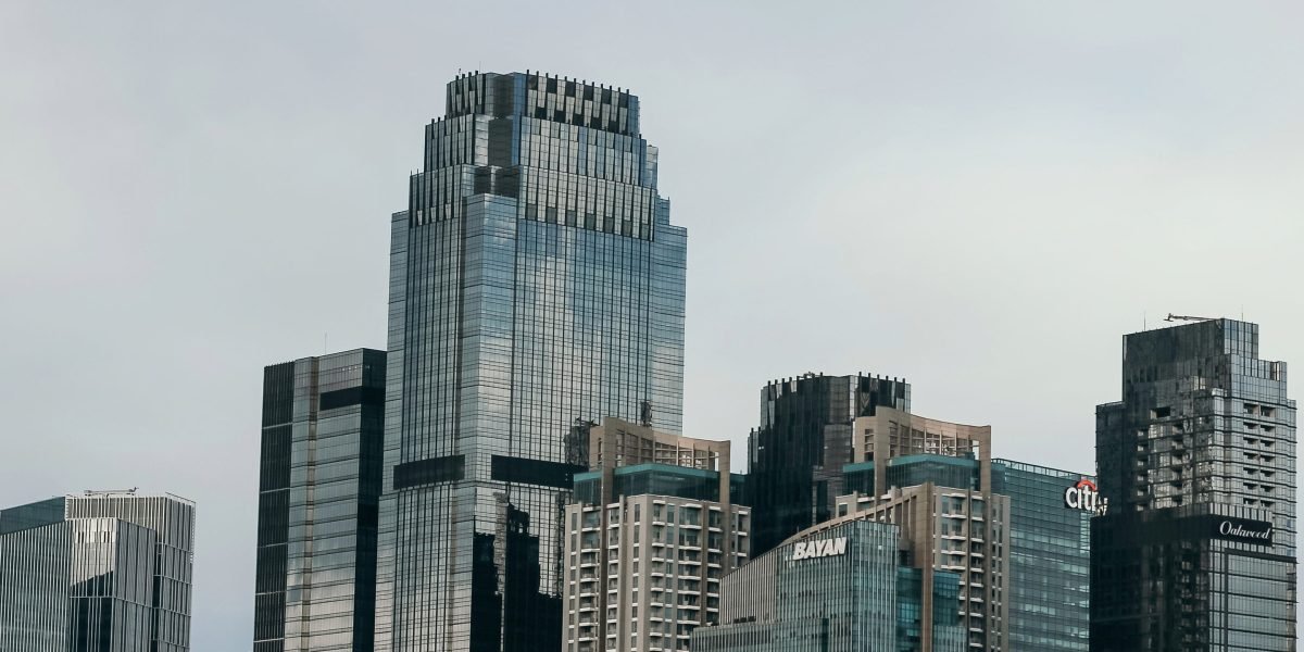 Dubai REITs and Foreign Funds Offer Smarter Property Investment Without Buying a Villa